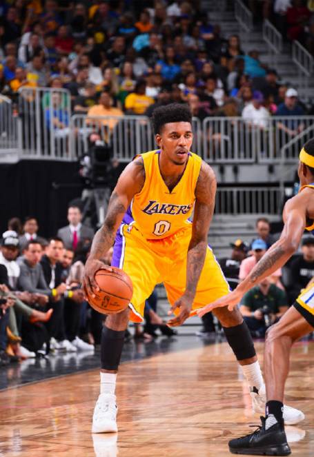 与俱乐部 与俱乐部